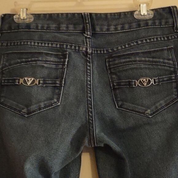 Guess jeans Women's size 29 or size 8 medium wash rhinestone emblem back pocket - Picture 3 of 5